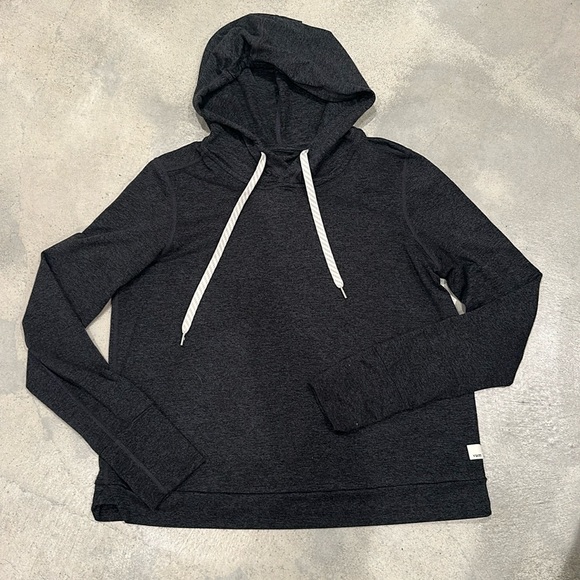 Vuori Tops - Vuori hoodie small